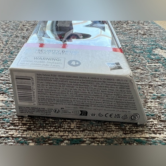 Star Wars The Black Series KX Security Droid Holiday Edition- Brand New - Picture 4 of 4